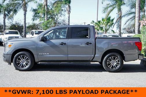 2022 Nissan Titan SV