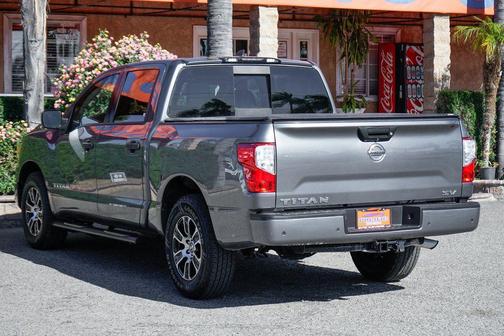 2022 Nissan Titan SV