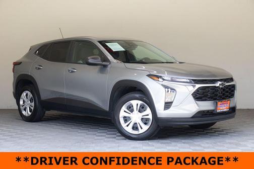 Sterling Gray Metallic 2024 Chevrolet Trax LS