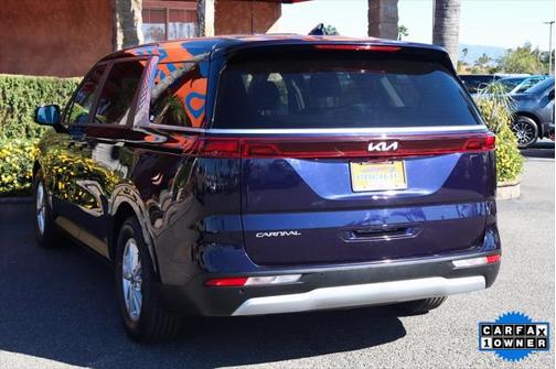 2024 Kia Carnival LX