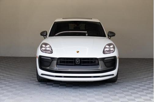 2023 Porsche Macan Base
