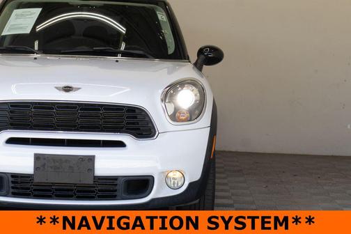 Light White 2012 MINI Cooper S Countryman Base