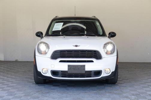 Light White 2012 MINI Cooper S Countryman Base