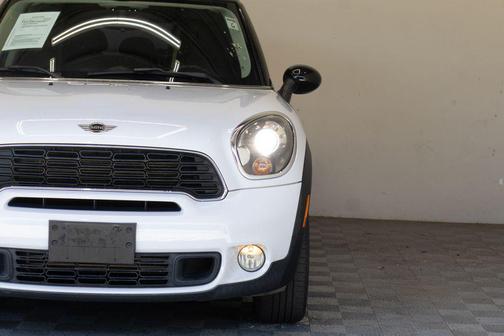 Light White 2012 MINI Cooper S Countryman Base
