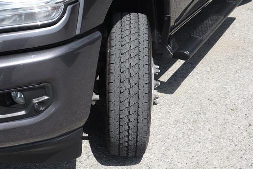 Granite Crystal Metallic Clearcoat 2021 RAM 3500 Lone Star Crew Cab 4x4 8' Box