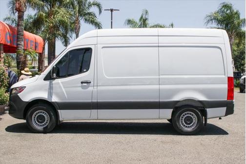 2023 Mercedes-Benz Sprinter 2500 Standard Roof