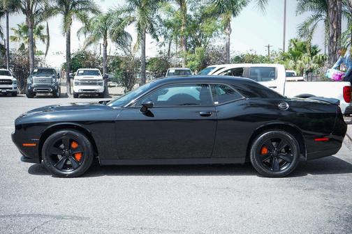 Pitch Black Clearcoat 2023 Dodge Challenger SXT