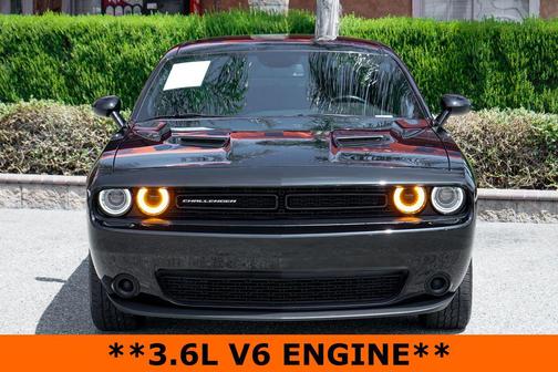 Pitch Black Clearcoat 2023 Dodge Challenger SXT