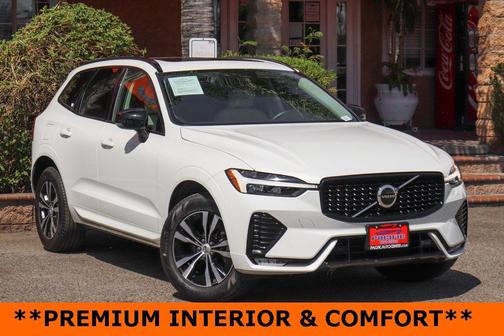 2024 Volvo XC60 B5 Core Dark Theme