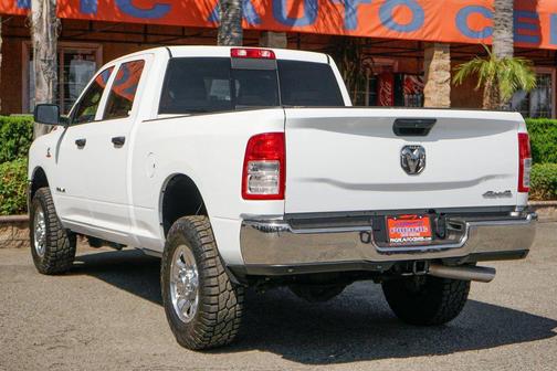 2022 RAM 2500 Tradesman Crew Cab 4x4 6'4' Box