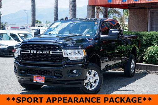 Diamond Black Crystal Pearlcoat 2024 RAM 2500 Big Horn Crew Cab 4x4 6'4' Box