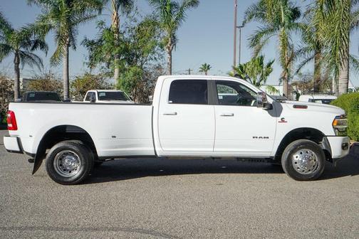 2024 RAM 3500 Laramie Crew Cab 4x4 8' Box