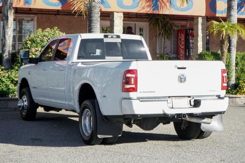 2024 RAM 3500 Laramie Crew Cab 4x4 8' Box