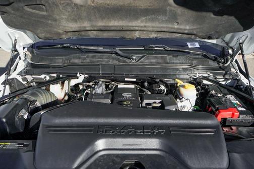 2024 RAM 3500 Laramie Crew Cab 4x4 8' Box