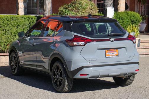 2023 Nissan Kicks SR