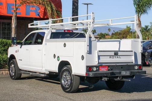 2021 RAM 3500 Big Horn Crew Cab 4x4 8' Box