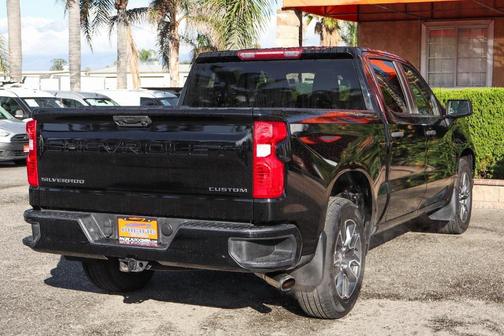 2022 Chevrolet Silverado 1500 Custom