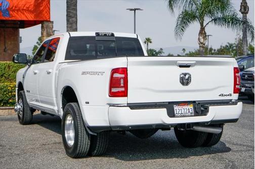 2020 RAM 3500 Big Horn Crew Cab 4x4 8' Box