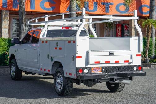 2021 RAM 3500 Big Horn Crew Cab 4x4 8' Box