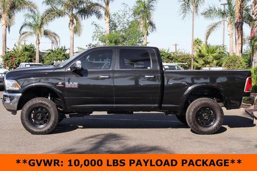 2017 RAM 2500 Laramie Crew Cab 4x4 6'4' Box