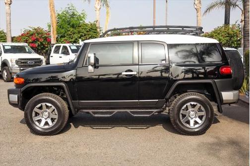 2014 Toyota FJ Cruiser Base