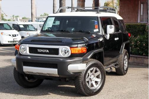 2014 Toyota FJ Cruiser Base