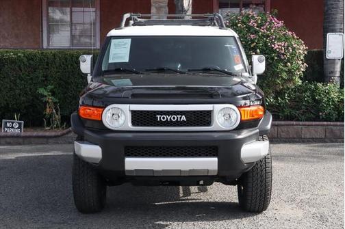 2014 Toyota FJ Cruiser Base