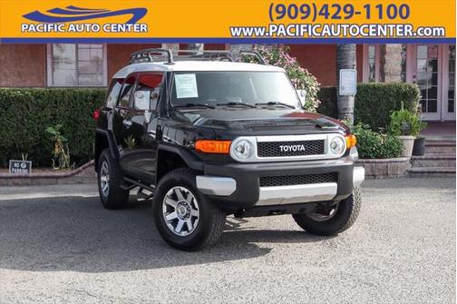 2014 Toyota FJ Cruiser Base