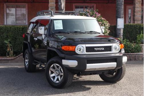 2014 Toyota FJ Cruiser Base