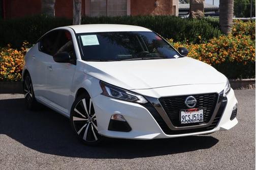 2022 Nissan Altima SR FWD