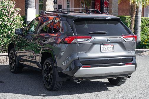 2023 Toyota RAV4 Hybrid SE