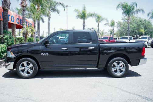 Brilliant Black Crystal Pearlcoat 2016 RAM 1500 Big Horn