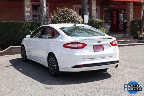 2016 Ford Fusion Hybrid SE