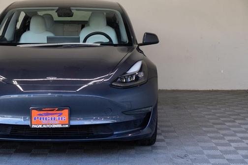 2022 Tesla Model 3 Standard Range