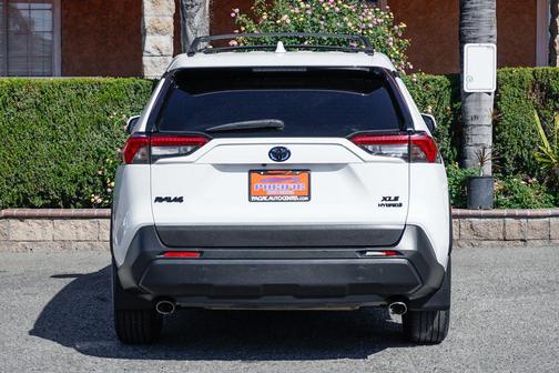 2019 Toyota RAV4 Hybrid XLE