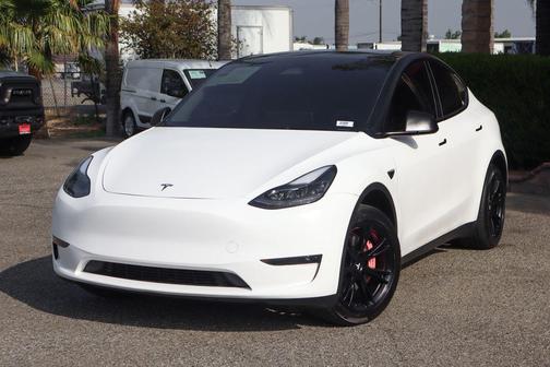 Pearl White Multi-Coat 2024 Tesla Model Y Long Range Single Motor Rear-Wheel Drive