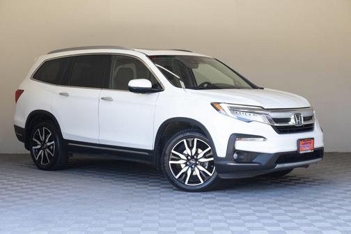 Platinum White Pearl 2022 Honda Pilot Touring 8-Passenger