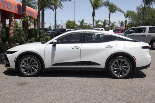 Oxygen White 2023 Toyota Crown Limited