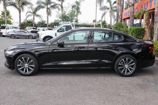 2021 Volvo S60 T5 Momentum