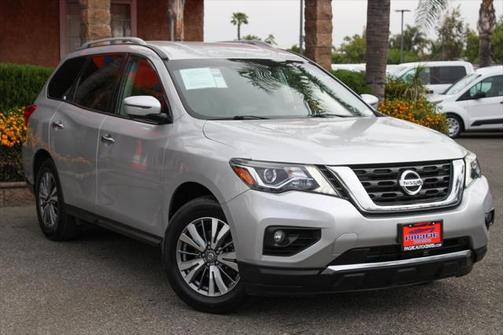 2019 Nissan Pathfinder SL