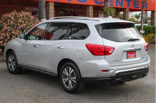 2019 Nissan Pathfinder SL
