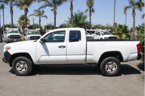 2018 Toyota Tacoma SR