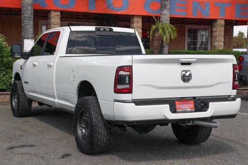 2023 RAM 3500 Laramie Crew Cab 4x4 8' Box