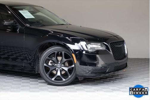 2023 Chrysler 300 Touring