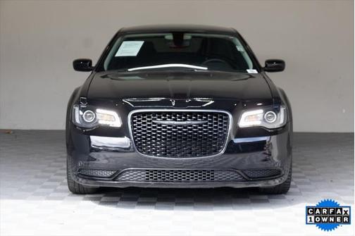 2023 Chrysler 300 Touring