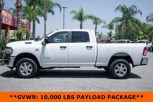 Bright White Clearcoat 2024 RAM 2500 Big Horn Crew Cab 4x4 6'4' Box
