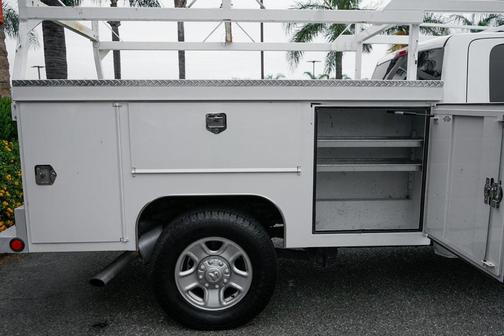 2022 RAM 2500 Tradesman Crew Cab 4x2 8' Box