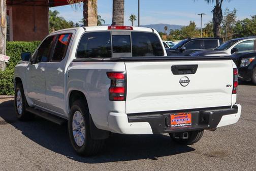 2022 Nissan Frontier SV