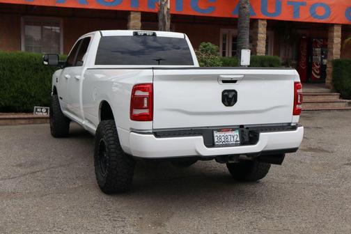 Bright White Clearcoat 2019 RAM 3500 Big Horn Crew Cab 4x4 8' Box