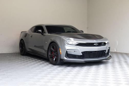 Sharkskin Metallic 2023 Chevrolet Camaro 2SS